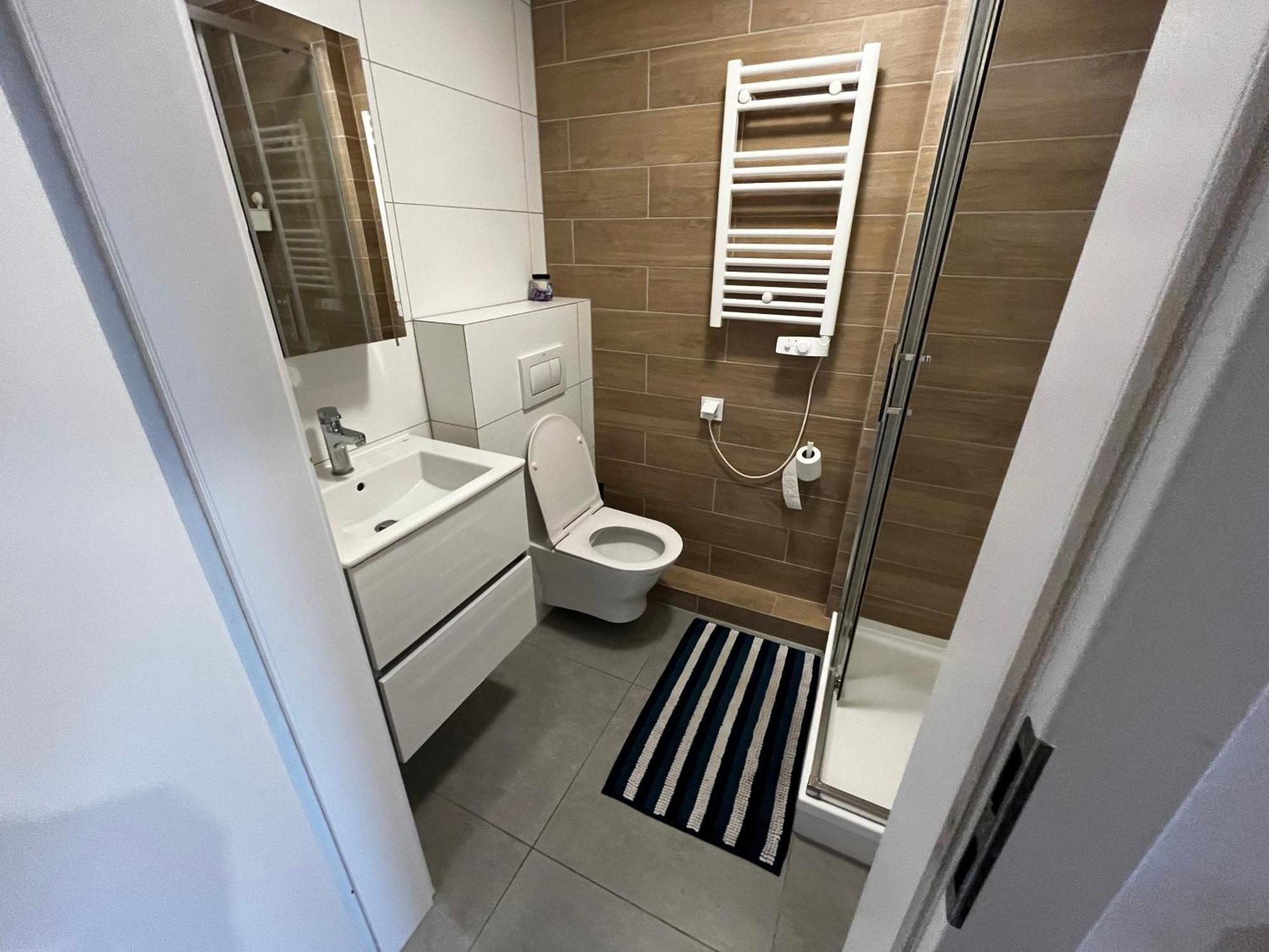 City View Studio Apartment Вроцлав Екстериор снимка